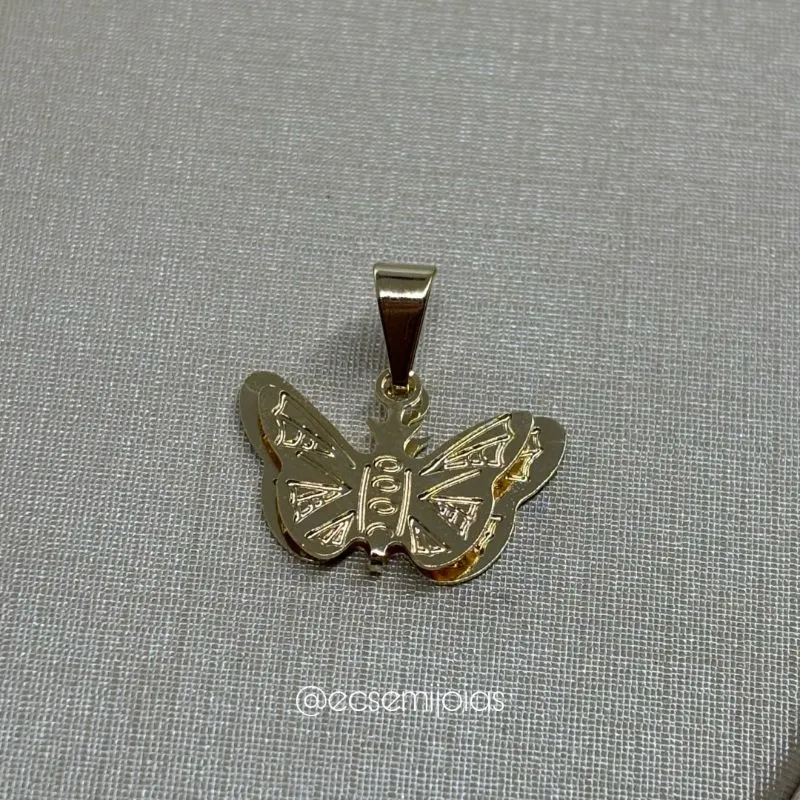 Pingente de borboleta 3D lisa - 1,1x1,7cm - banhado a ouro 18k