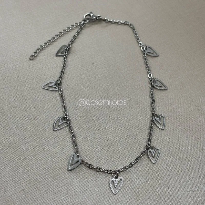 Tornozeleira portuguesinha com corações lisos vazados pendurados - 24cm + extensor - aço inoxidável