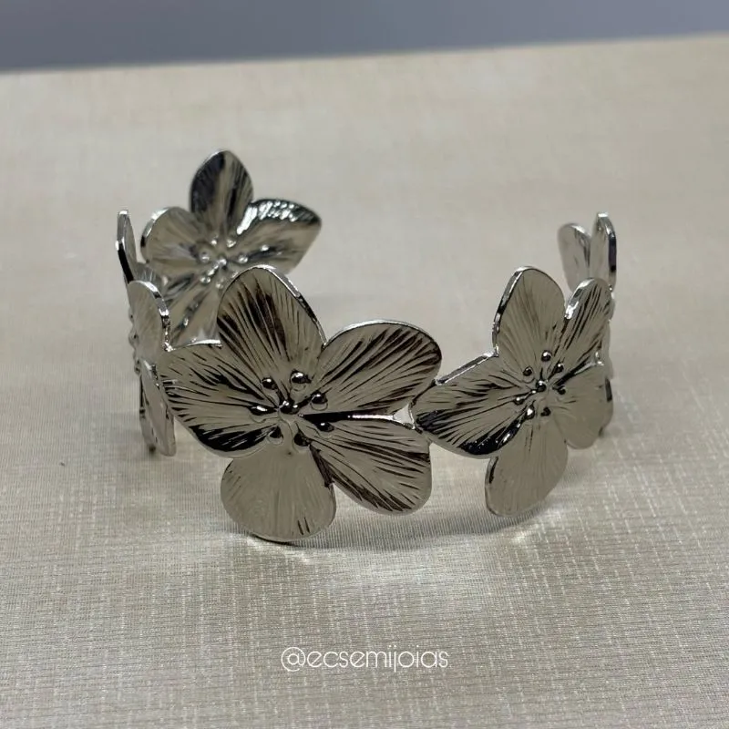 Bracelete de flores rosas grandes trabalhadas - aço inoxidável