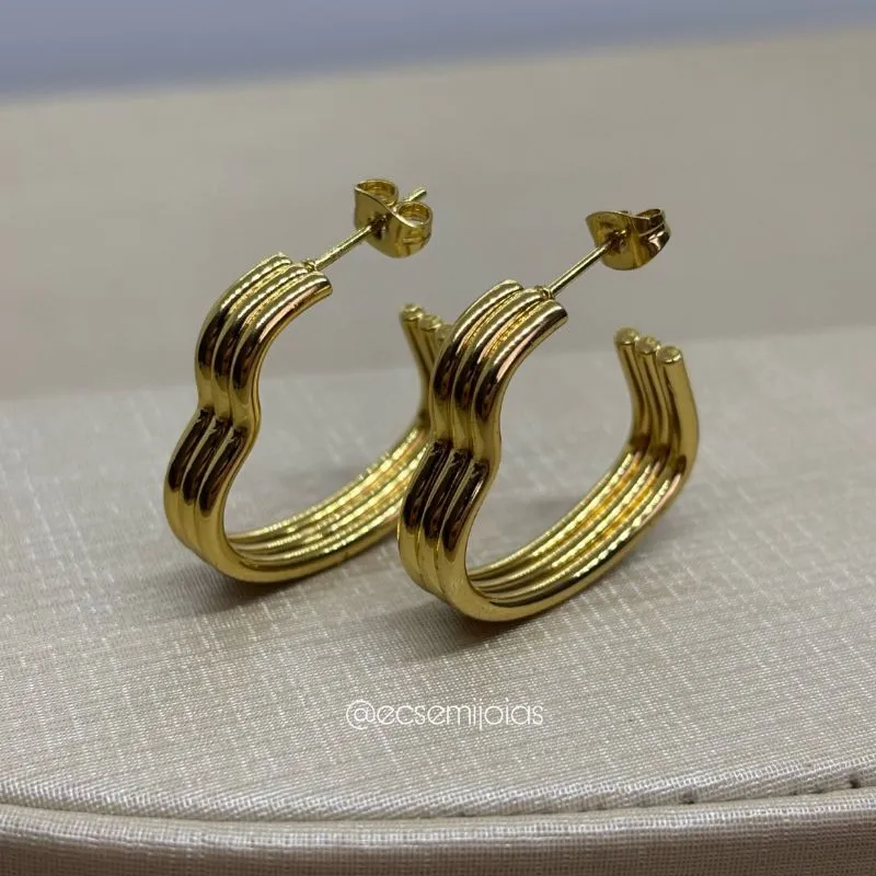 Brinco de argola com formato de coração com aro triplo - aço dourado inoxidável