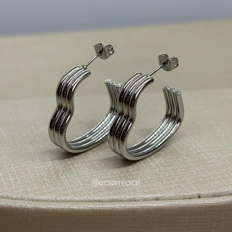 Brinco de argola com formato de coração com aro triplo - aço inoxidável