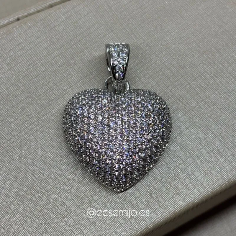 Pingente coração grande cravejado com contra argola cravejada - banhado a ródio branco