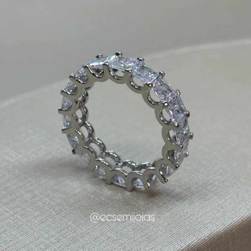 Anel 100% com zircônias quadradas - banhado a ródio branco