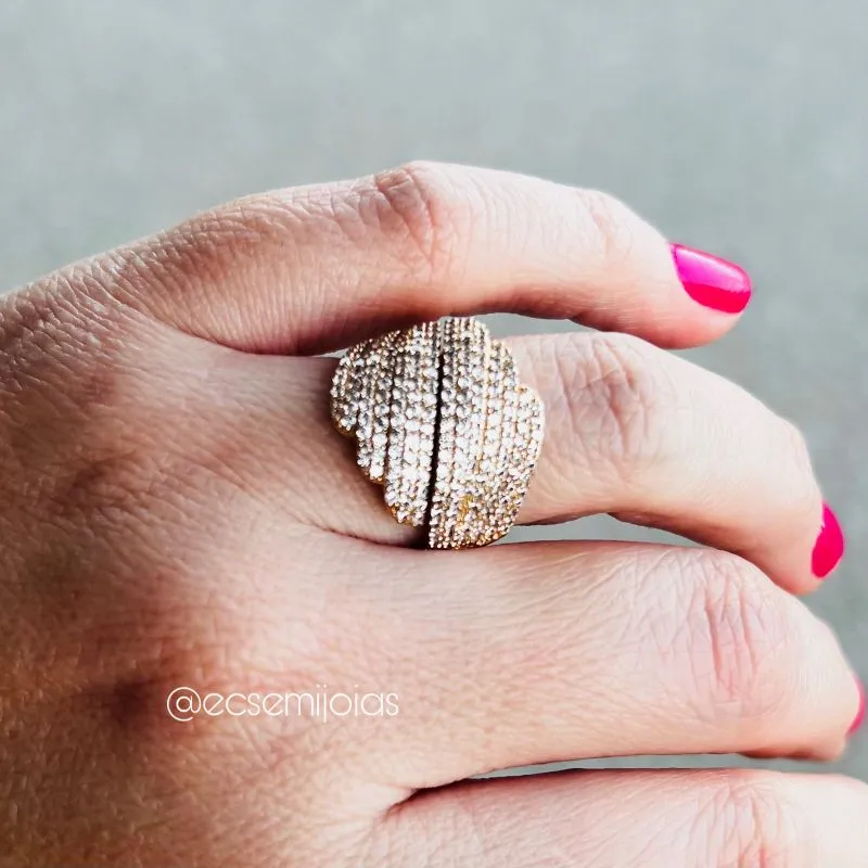 Anel com 3 fileiras cravejadas de encontro  - banhado a ouro 18k