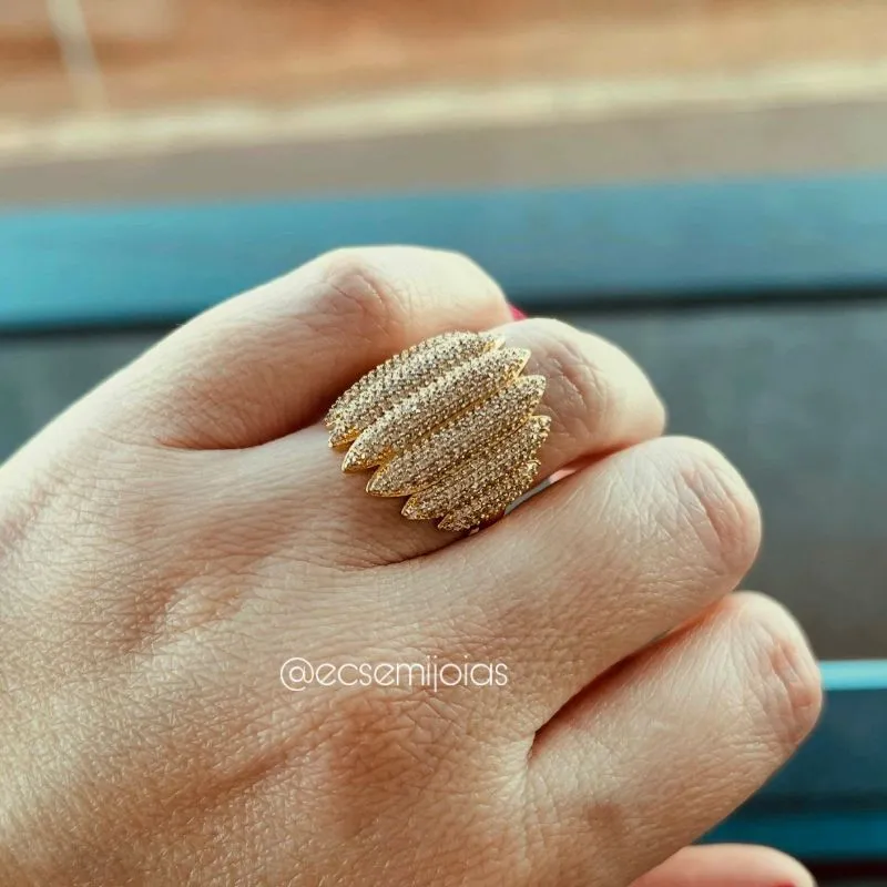 Anel com camadas cravejadas - banhado a ouro 18k
