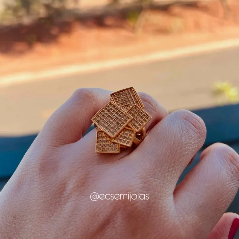 Anel com quadrados cravejados - banhado a ouro 18k