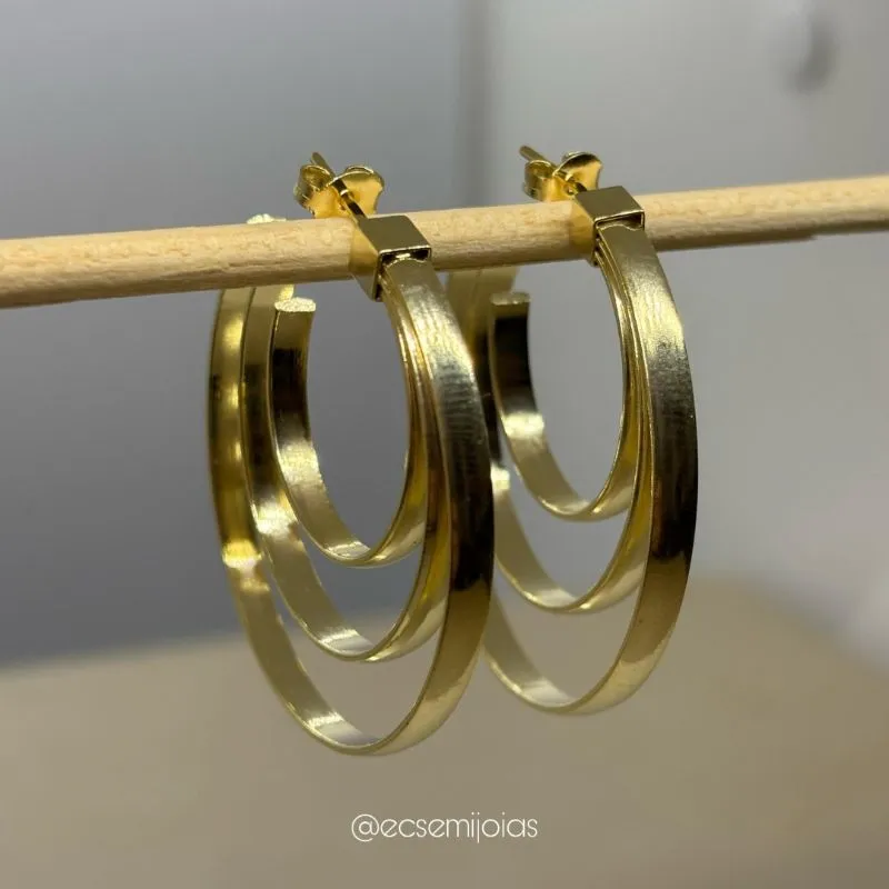 Argola com 3 aros achatados lisos - 4,1cm - banhado a ouro 18k