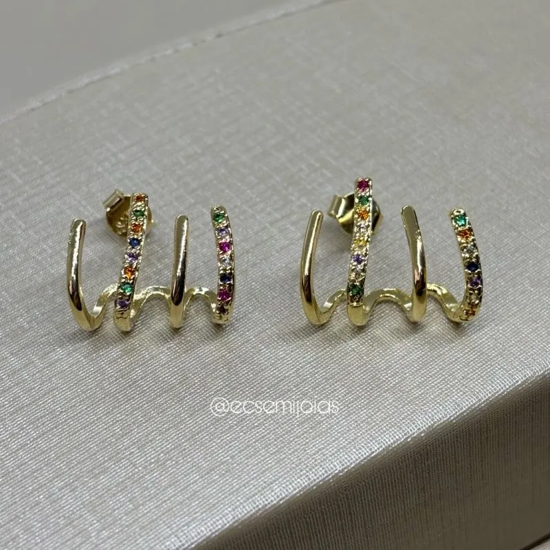 Brinco 4 aros com 2 cravejados e 2 lisos  - banhado a ouro 18k