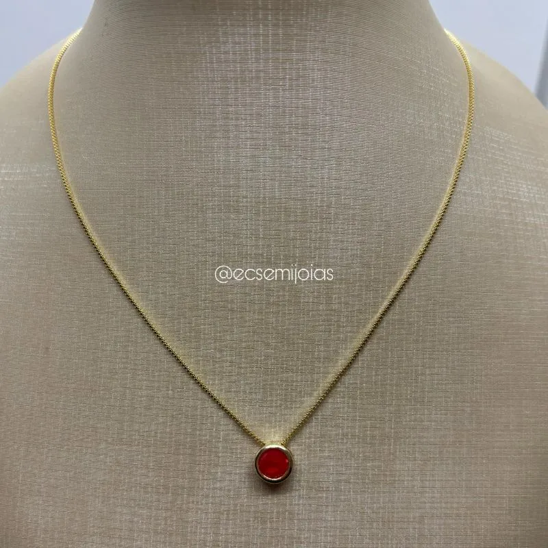 Colar com pingente de pedra redonda com bordas - 45cm - banhado a ouro 18k