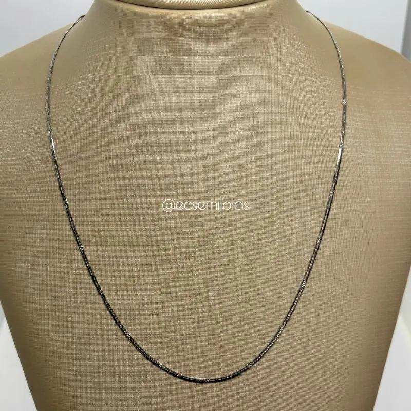 Colar de fita bem fino com trabalhados intercalados - 50cm - aço inoxidável