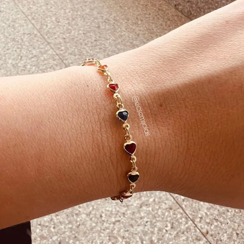 Pulseira infantil com fileira de corações 5mm de cristais coloridos - 16cm + extensor - banhado a ouro 18k