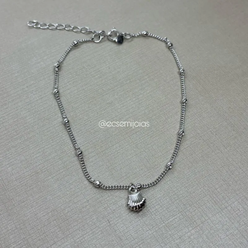 Tornozeleira grumet fininha com bolinhas lisas e concha pendurada - 23cm + extensor - banhado a ródio branco