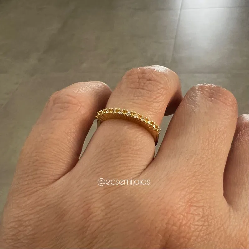 Anel aparador (individual) com 1 fileira cravejada  - banhado a ouro 18k
