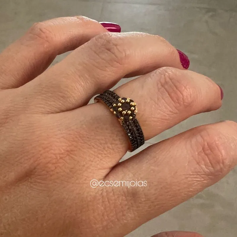Anel chuveiro cravejado com aro de 4 fileiras cravejadas - banhado a ouro 18k