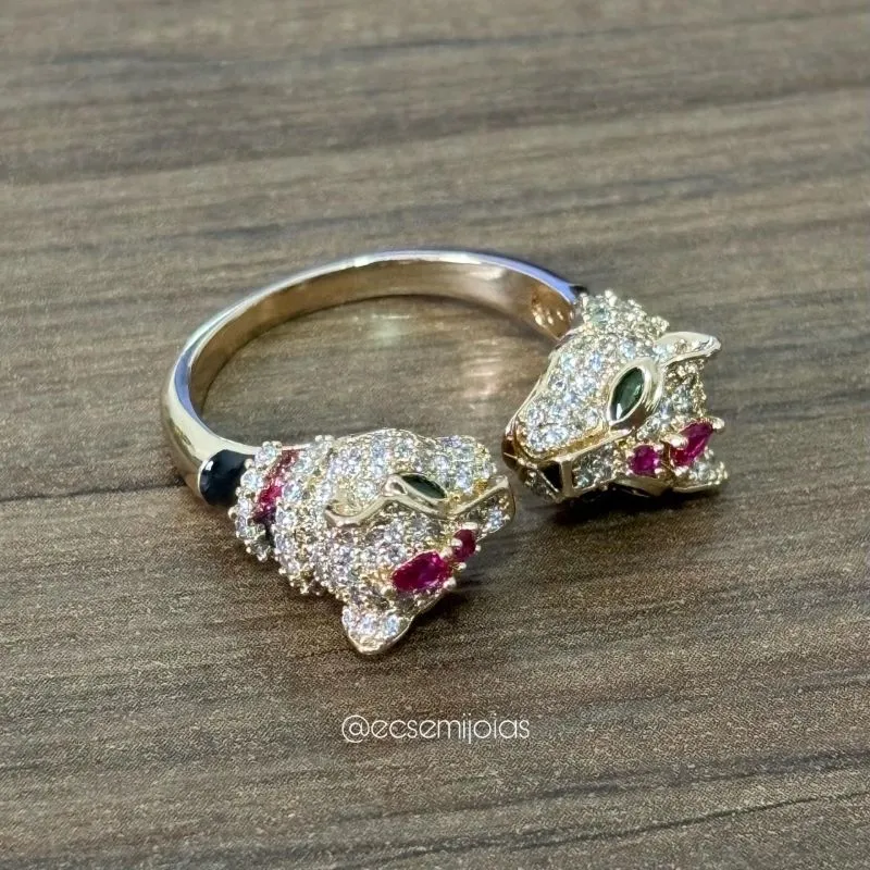 Anel com 2 cabeças de panteras cravejadas - banhado a ouro 18k