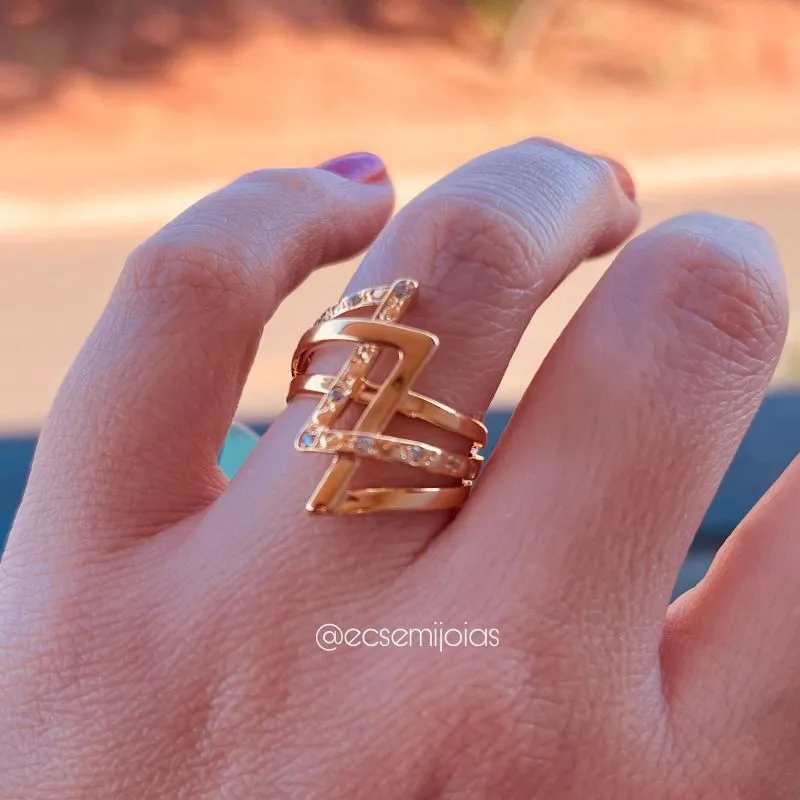 Anel com formato de Z duplo com aro liso e outro cravejado - banhado a ouro 18k