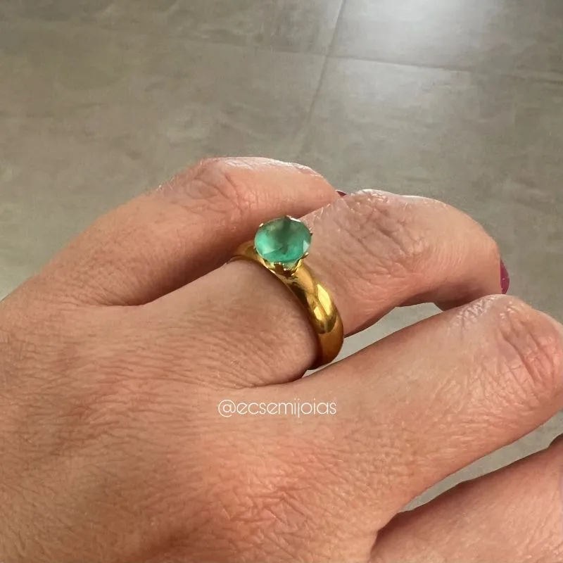 Anel solitário 7mm com 6 garras e aro liso - aço inoxidável dourado