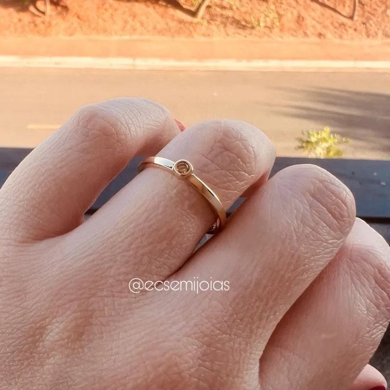 Anel solitário pequeno - banhado a ouro 18k