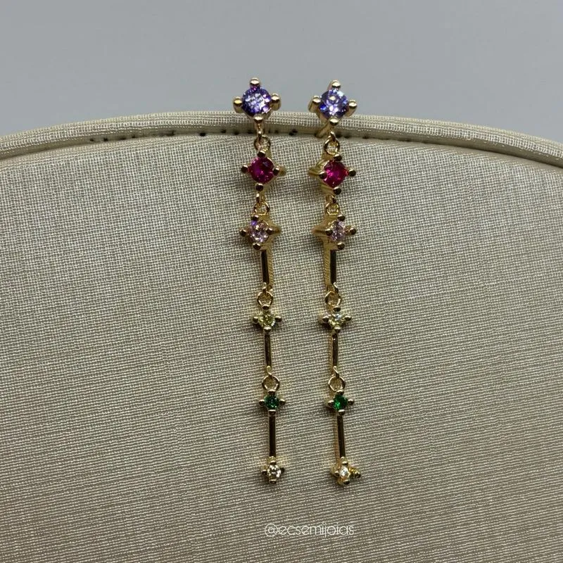 Brinco de franja com zircônias do maior para o menor - banhado a ouro 18k
