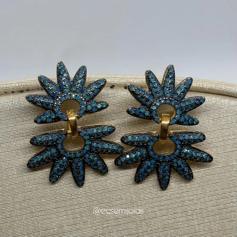 Brinco meio sol cravejado duplo - banhado a ouro 18k