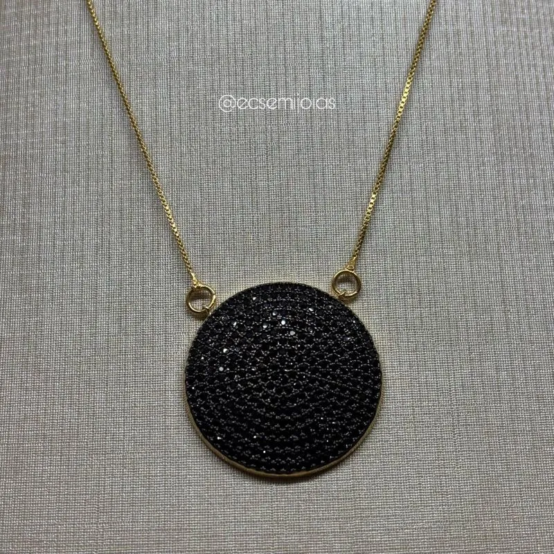Colar com pingente mandala 2,6cm redonda cravejada - 40cm - banhado a ouro 18k