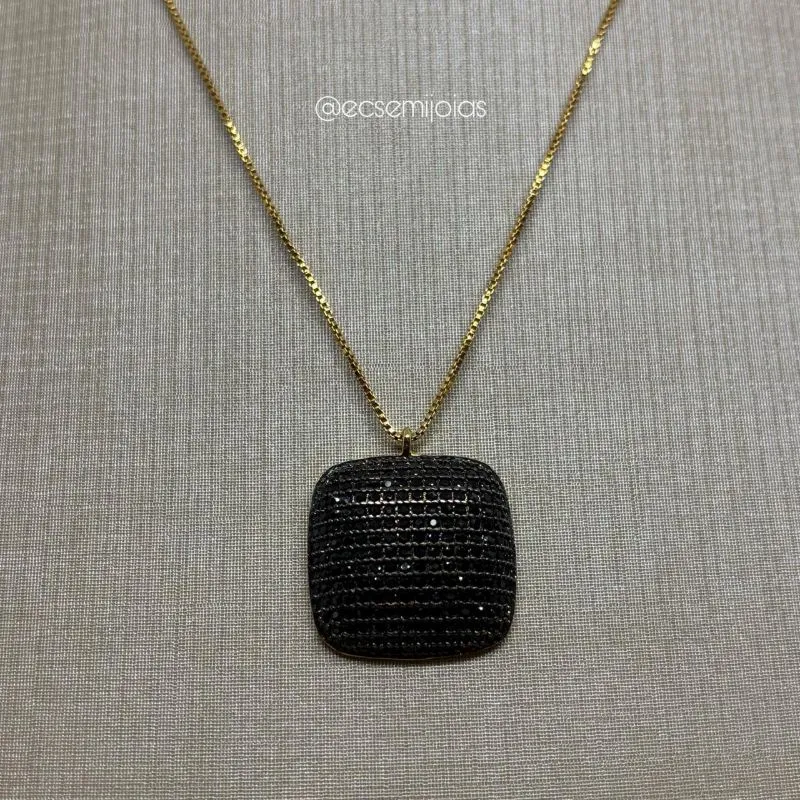 Colar com pingente quadrado cravejado - 43cm + extensor - banhado a ouro 18k