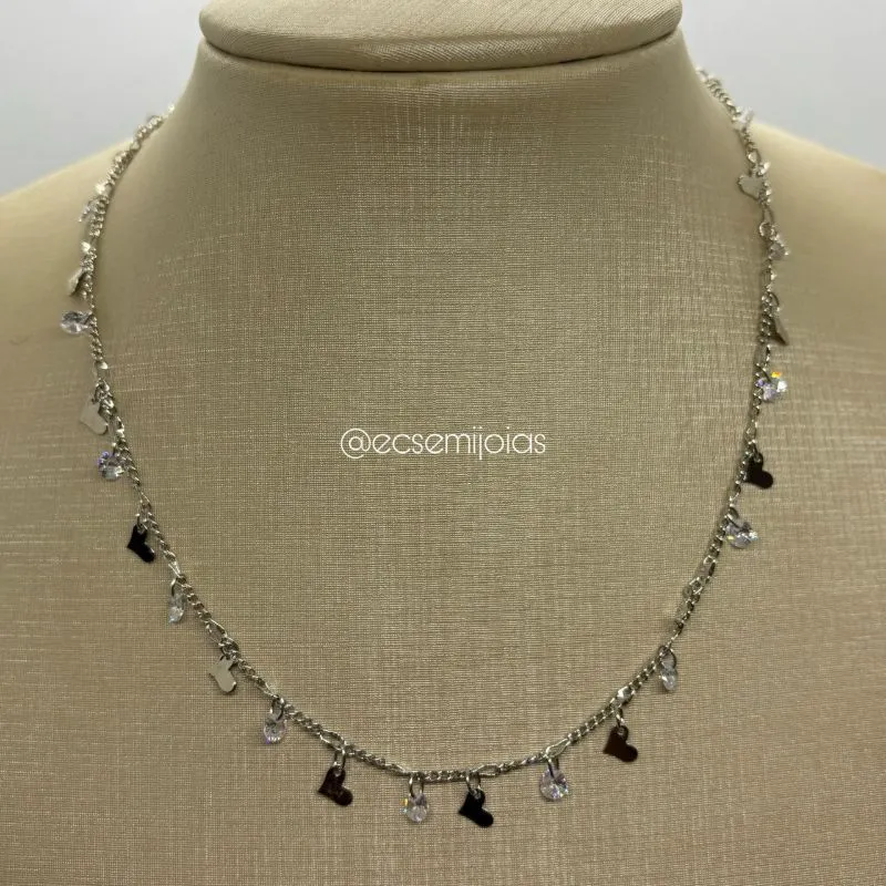 Colar com zircônias e corações lisos pendurados - 40cm + extensor - banhado a ródio branco