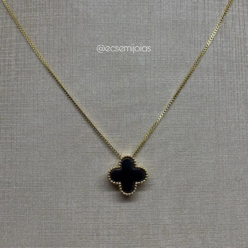 Colar de trevo resinado - 45cm - banhado a ouro 18k