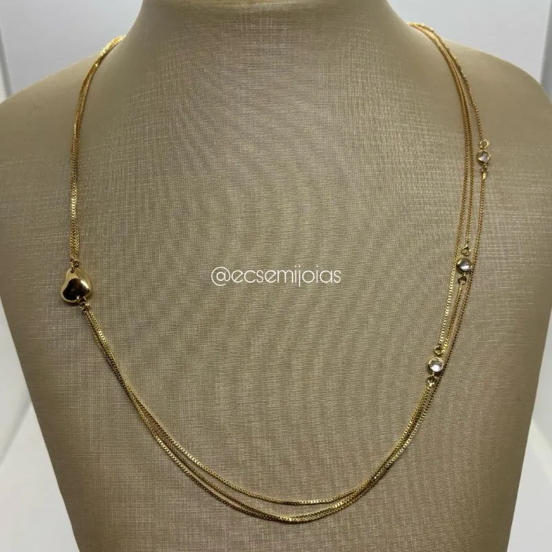 Colar triplo com 3 zircônias e 1 coração liso - 60cm - banhado a ouro 18k
