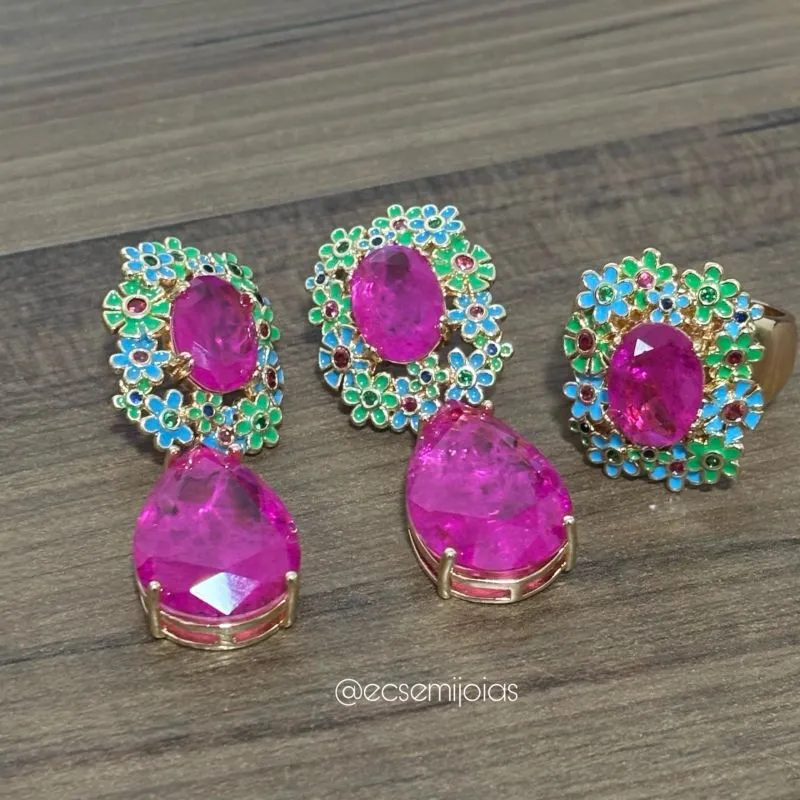 Conjunto de anel e brinco com pedra oval e gota grande com flores esmaltadas em volta - banhado a ouro 18k