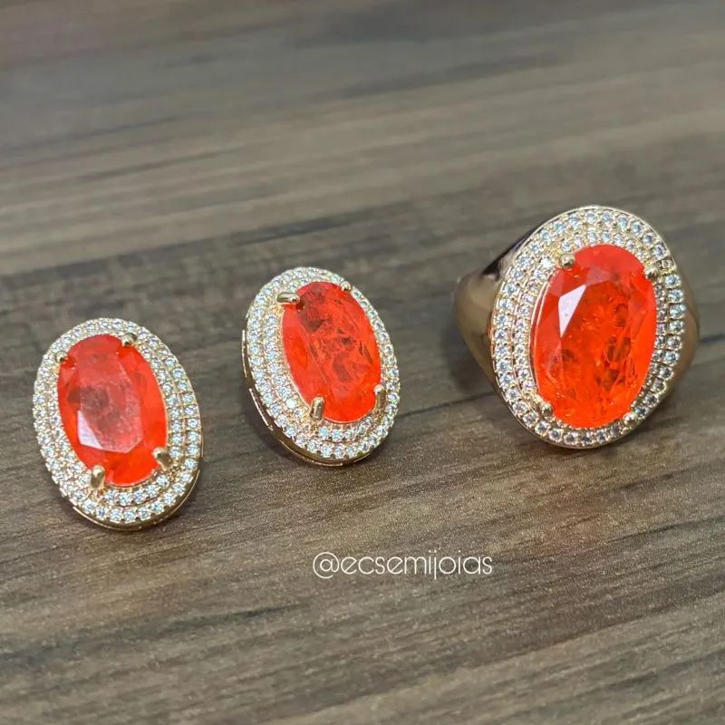 Conjunto de anel e brinco com pedra oval no centro cravejado em volta - banhado a ouro 18k