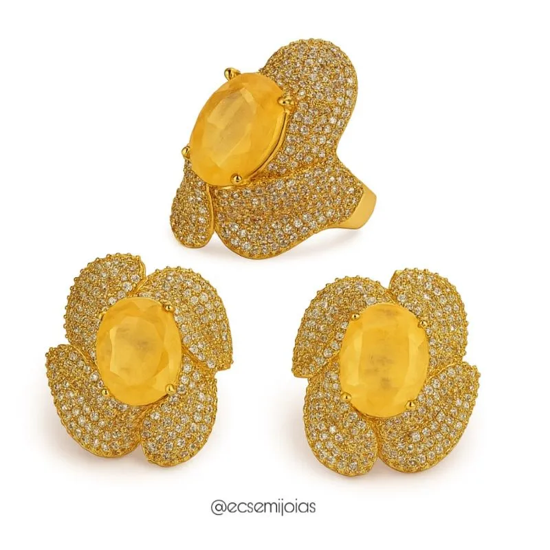 Conjunto de anel e brinco de flor com pedra oval no centro e pétalas laterais cravejadas - banhado a ouro 18k