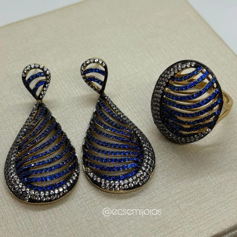 Conjunto de anel oval cravejado vazado e brinco gota cravejado vazado - banhado a ouro 18k