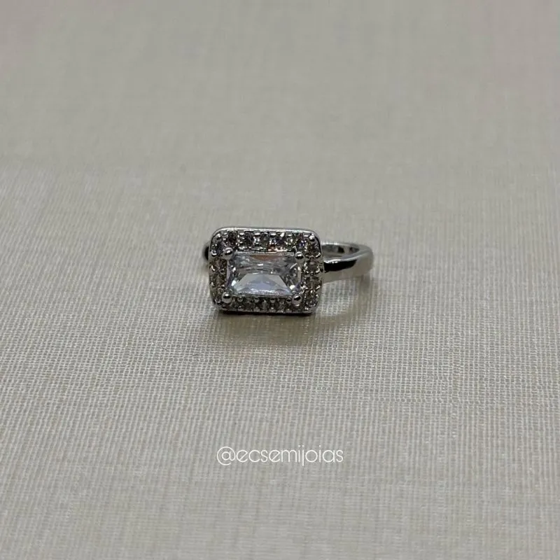 Piercing fake com zircônia retangular 3x5mm maior cravejado em volta (P) - banhado a ródio branco