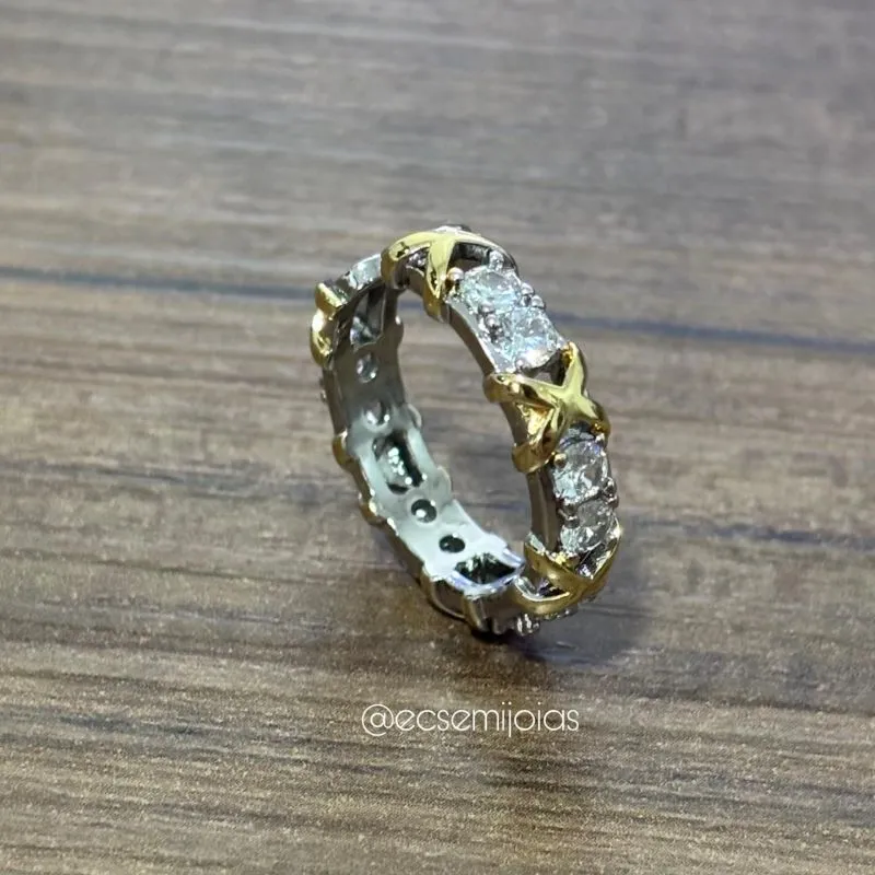 Anel com X intercalado com zircônias - banhado a ródio branco