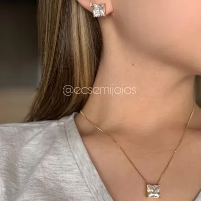 Conjunto brinco e colar ponto de luz quadrado 10mm - banhado a ouro 18k