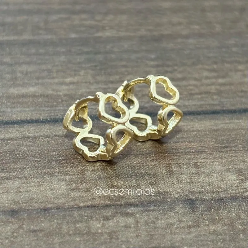 Argola de corações lisos vazados (P) - banhado a ouro 18k