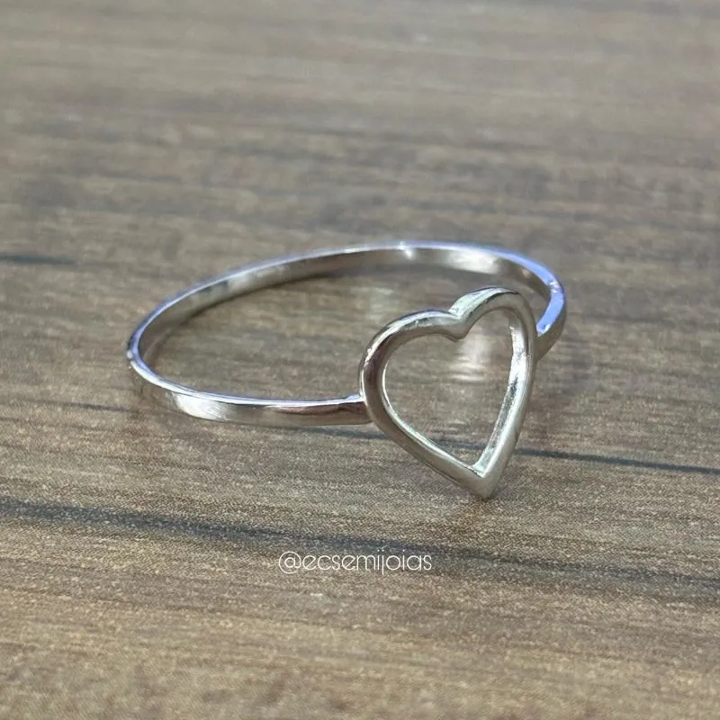 Anel com coração 10mm liso vazado - banhado a ródio branco